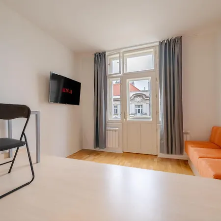Chic Brick In Historic Center By Rentez Apartmán *