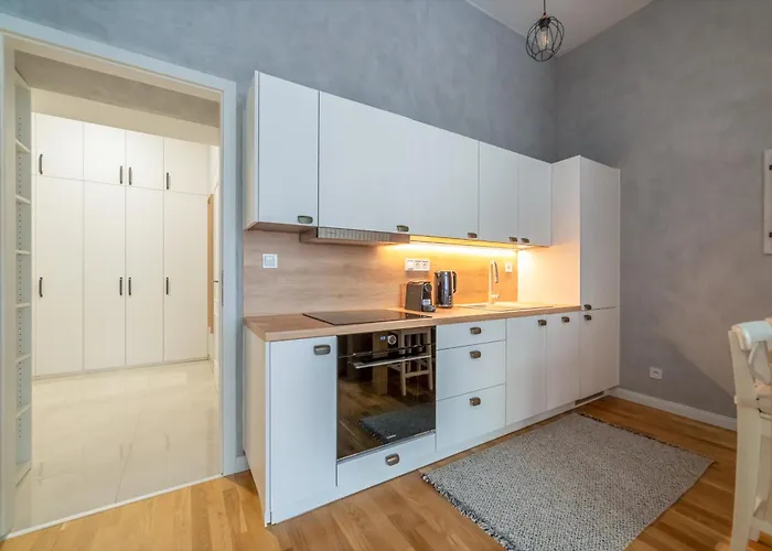Chic Brick In Historic Center By Rentez Apartmán Praha